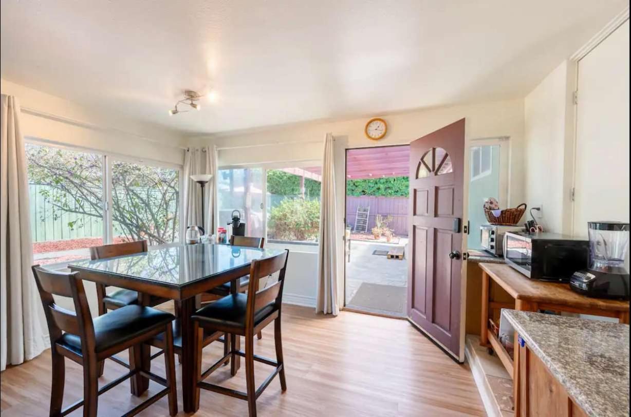 New Cozy Retreat With Large Yard And Jacuzzi Holiday home San Diego